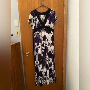 Purple/Black/White Floral Tie-back Maxi Dress
